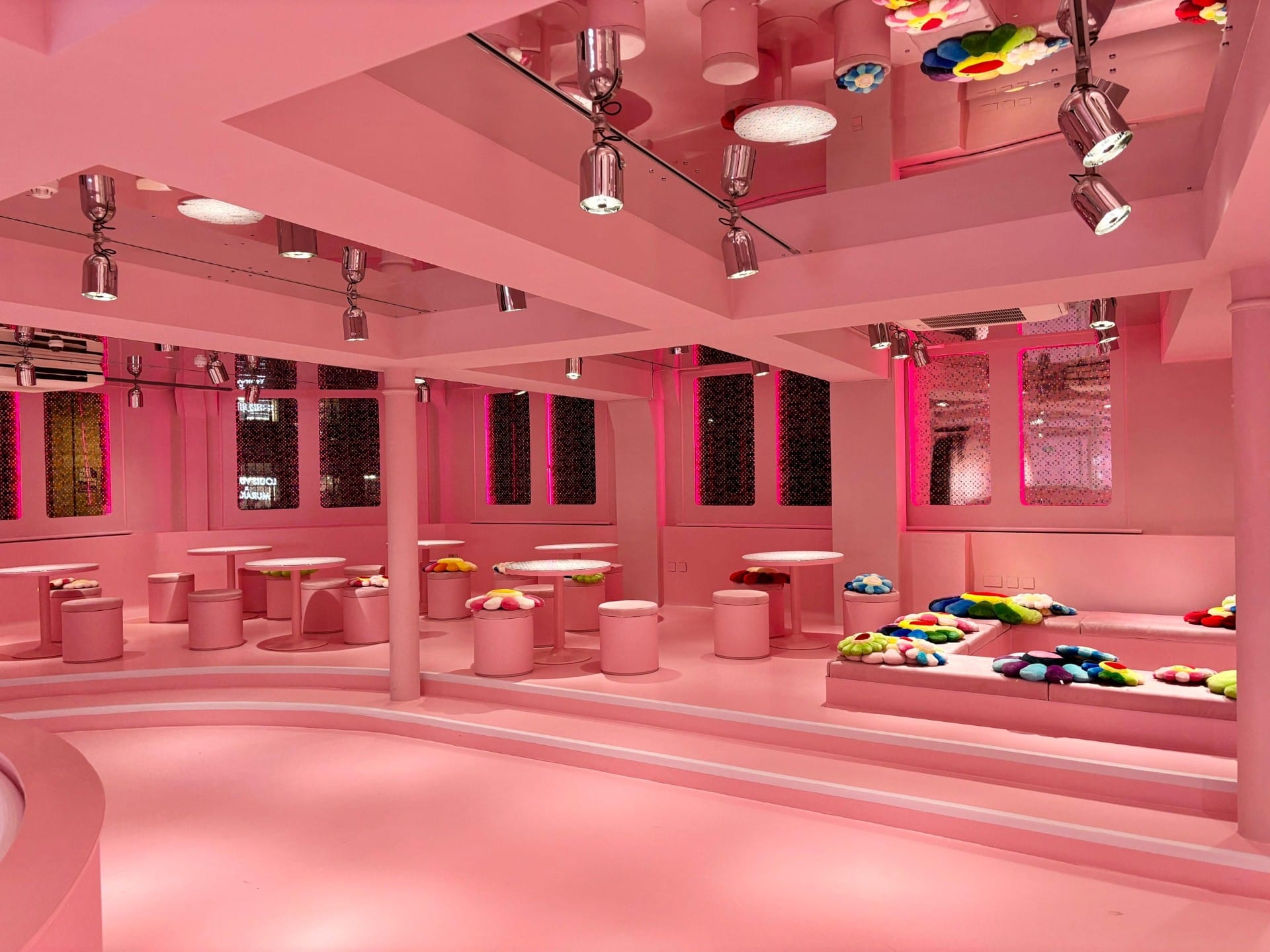 LV X Murakami (33)